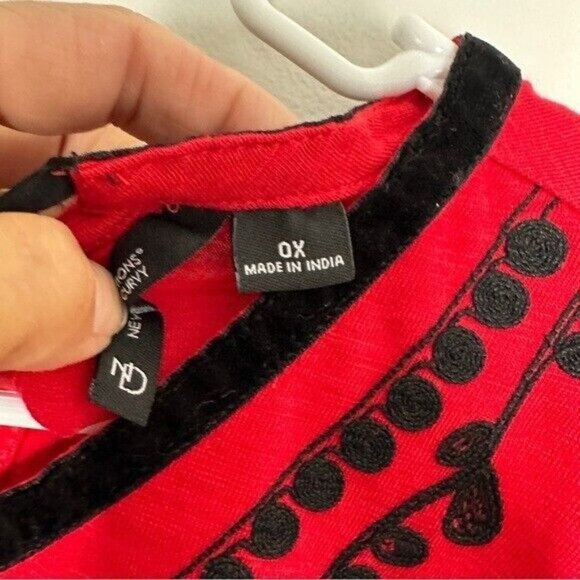 New Directions Curvy Size 12 Red Black Embroidered Top W/Bell Sleeve - Picture 6 of 10
